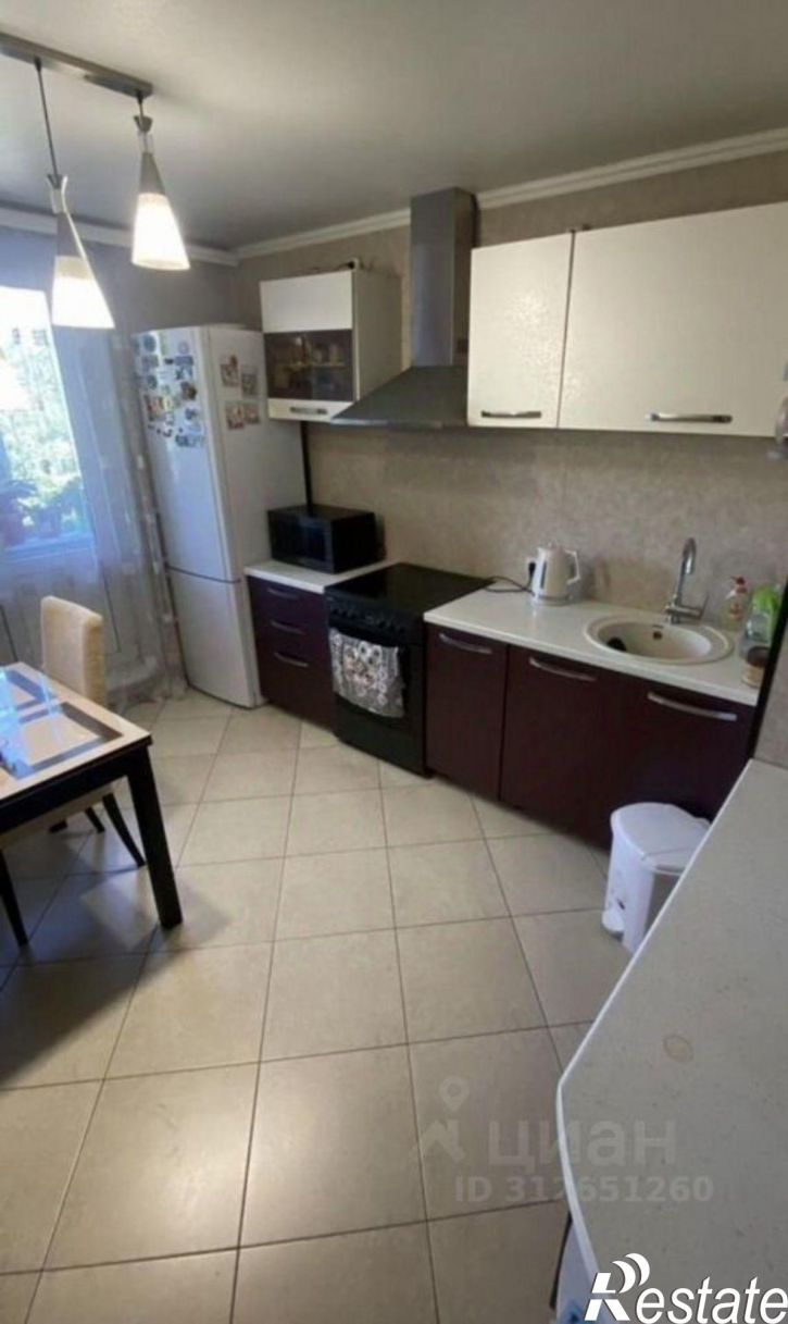 3-комн квартира улица Карбышева, 3,  д. 3