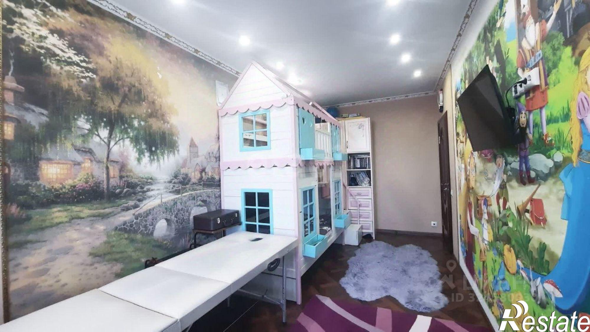 Купить квартиру за 18 000 000 рублей на Туристический проезд, 14А