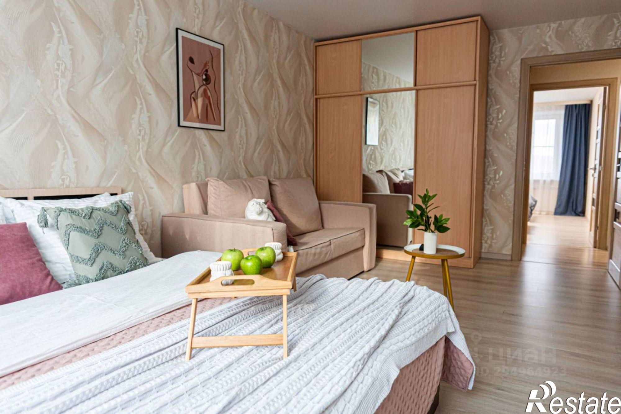 Сдать квартиру за 99 000 рублей на б-р Рыбацкой Славы, 12