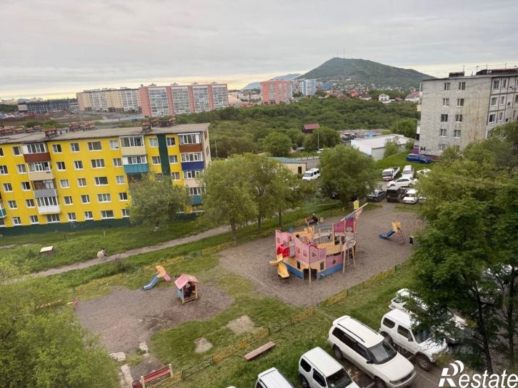 3-комн квартира улица Молчанова, 3,  д. 3